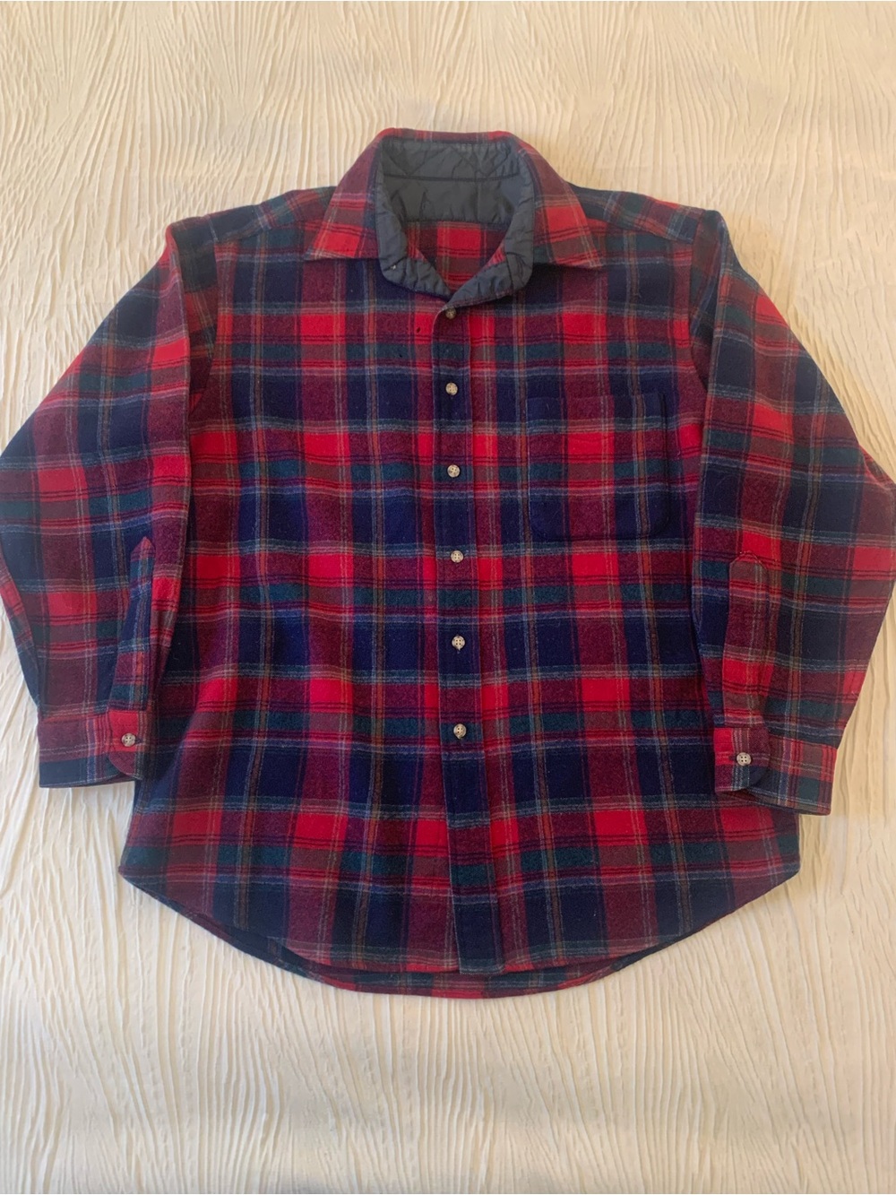 Vintage 80s/90s Pendleton Red & Navy Flannel, 100% Wool, size medium